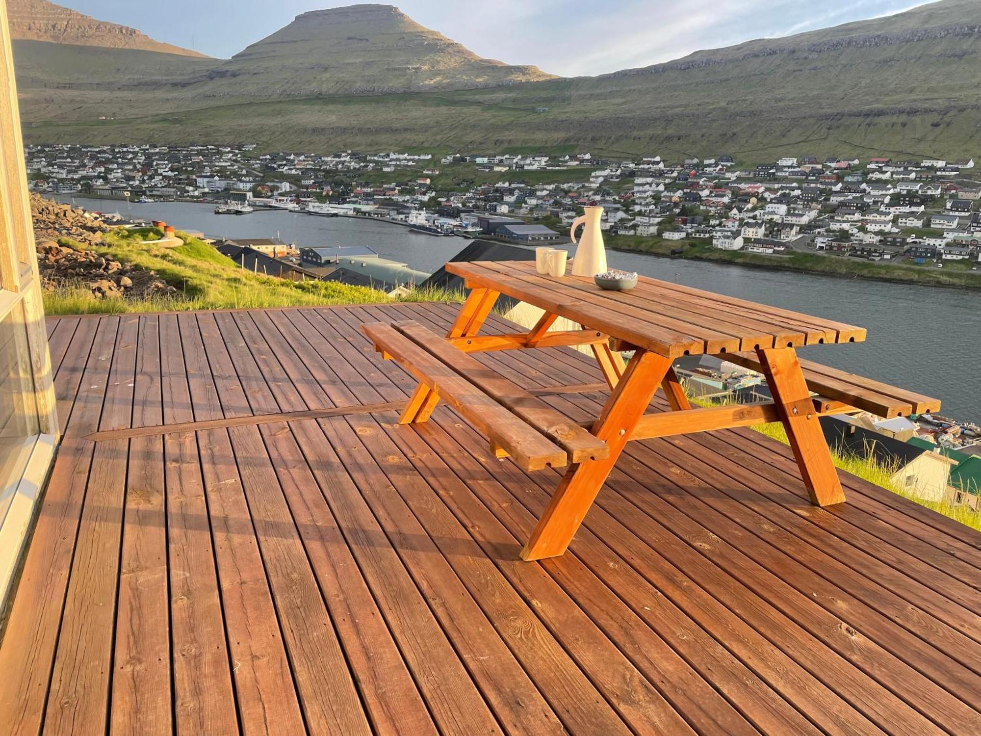 Unique Sea & Landscape View And Spacious Apartment Klaksvík 外观 照片