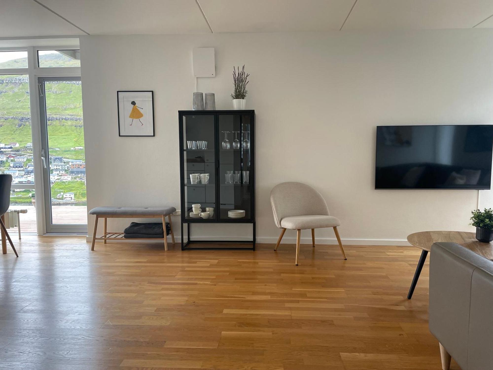 Unique Sea & Landscape View And Spacious Apartment Klaksvík 外观 照片